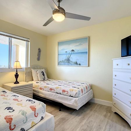 Oceanfront Balcony, Pool, Bbq, Steps To Flagler Ave Villa New Smyrna Beach Buitenkant foto
